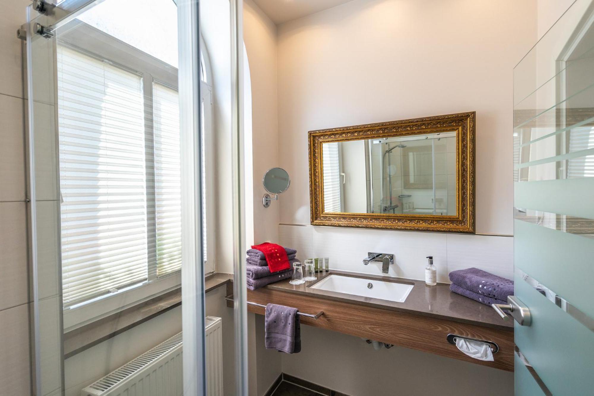 Hotel Am Markt באכאראך מראה חיצוני תמונה