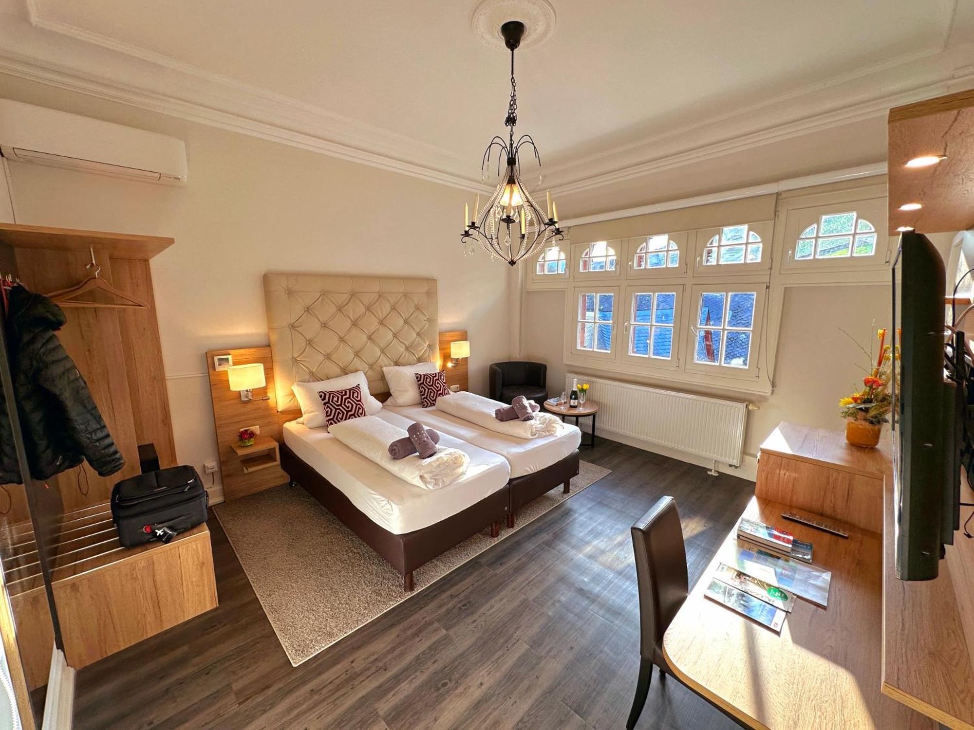 Hotel Am Markt באכאראך מראה חיצוני תמונה
