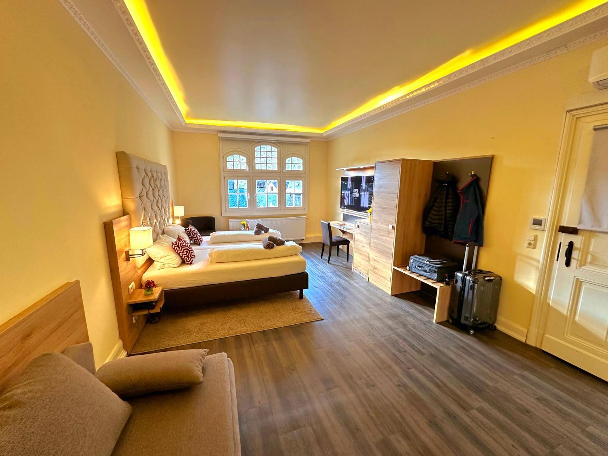 Hotel Am Markt באכאראך מראה חיצוני תמונה