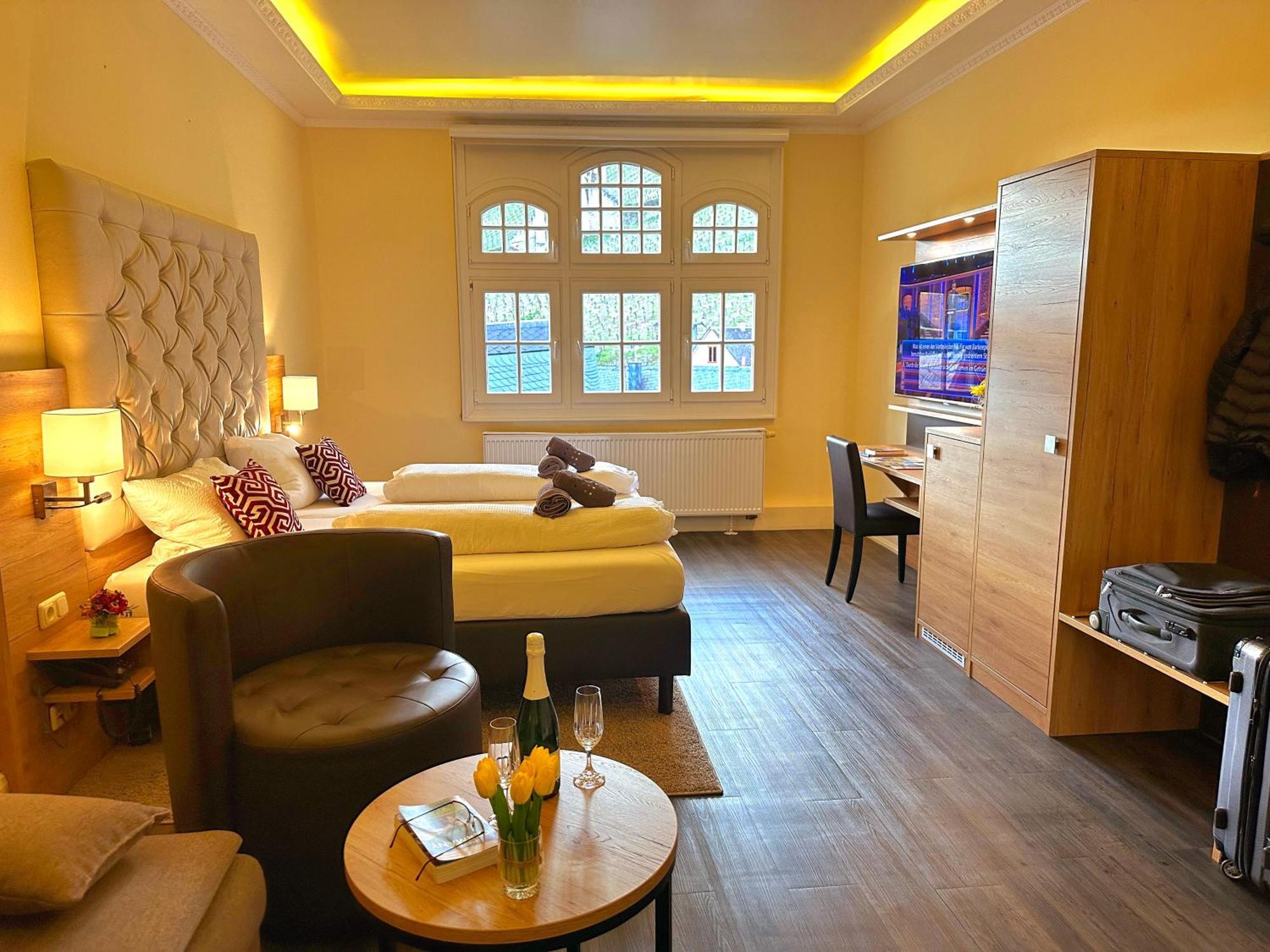 Hotel Am Markt באכאראך מראה חיצוני תמונה